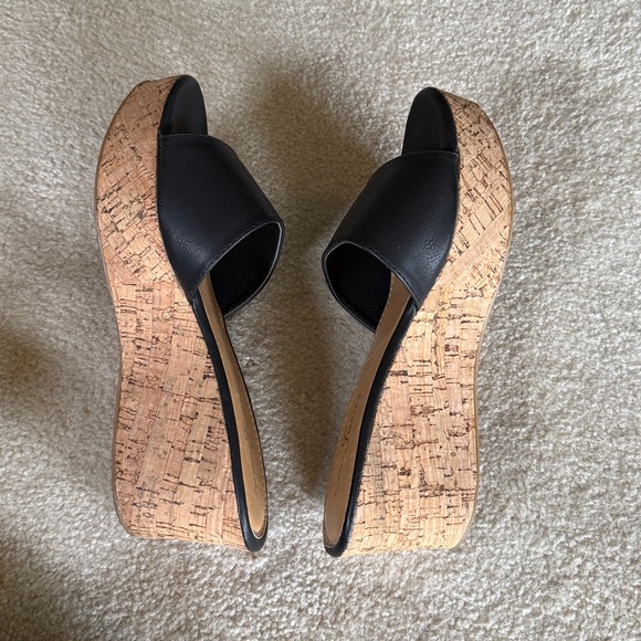 Fashion Focus Black Wedge Sandal - 8 - Picture 4 of 4